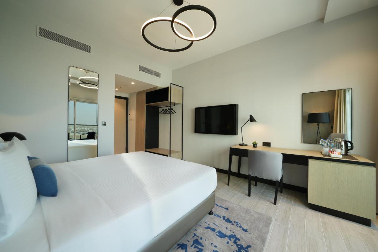 Damac Hills 2 Hotel, An Edge By Rotana Hotel Dubai Ngoại thất bức ảnh
