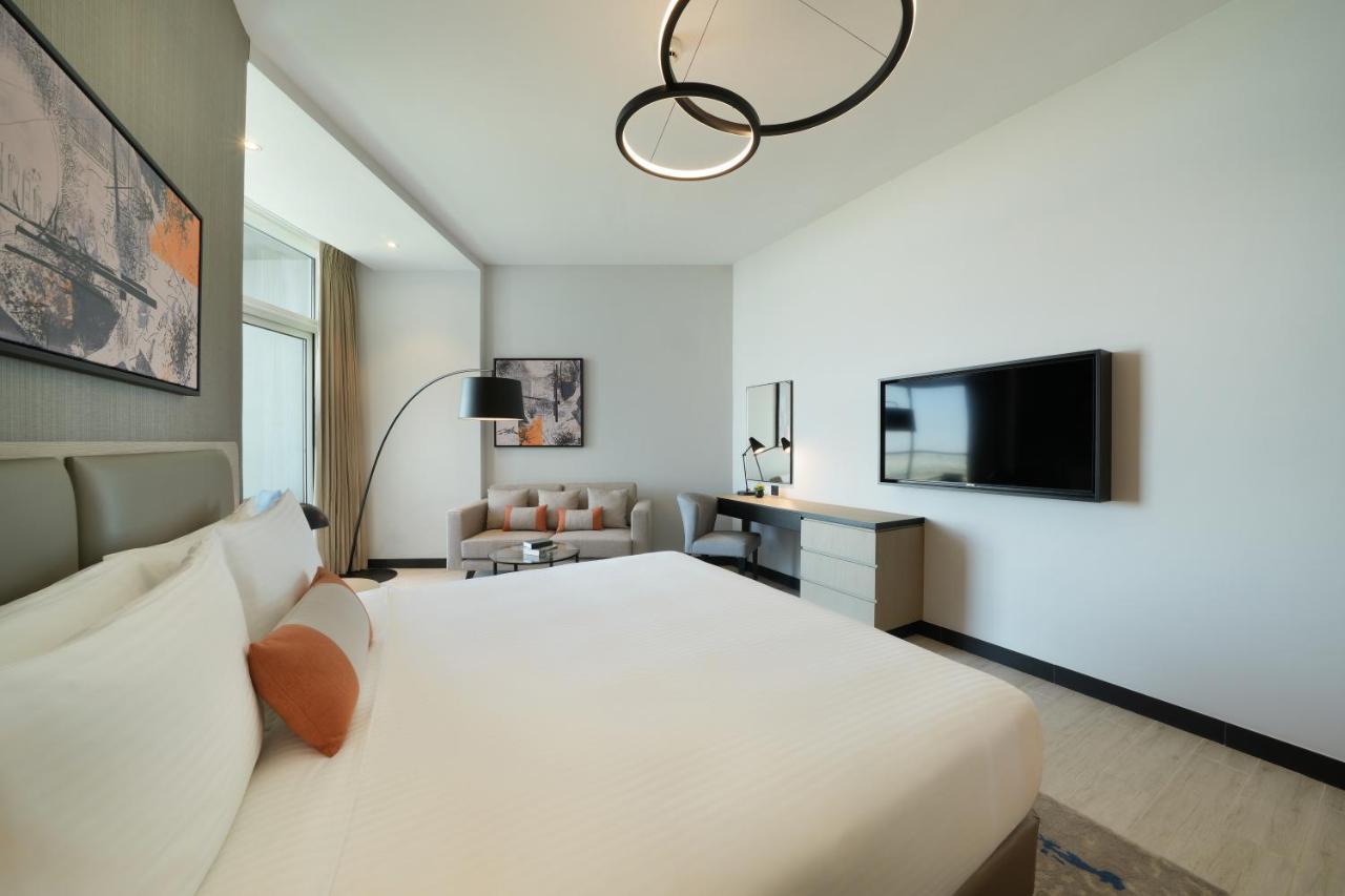 Damac Hills 2 Hotel, An Edge By Rotana Hotel Dubai Ngoại thất bức ảnh