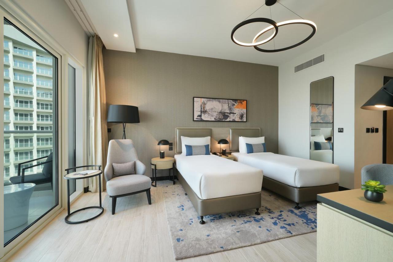 Damac Hills 2 Hotel, An Edge By Rotana Hotel Dubai Ngoại thất bức ảnh