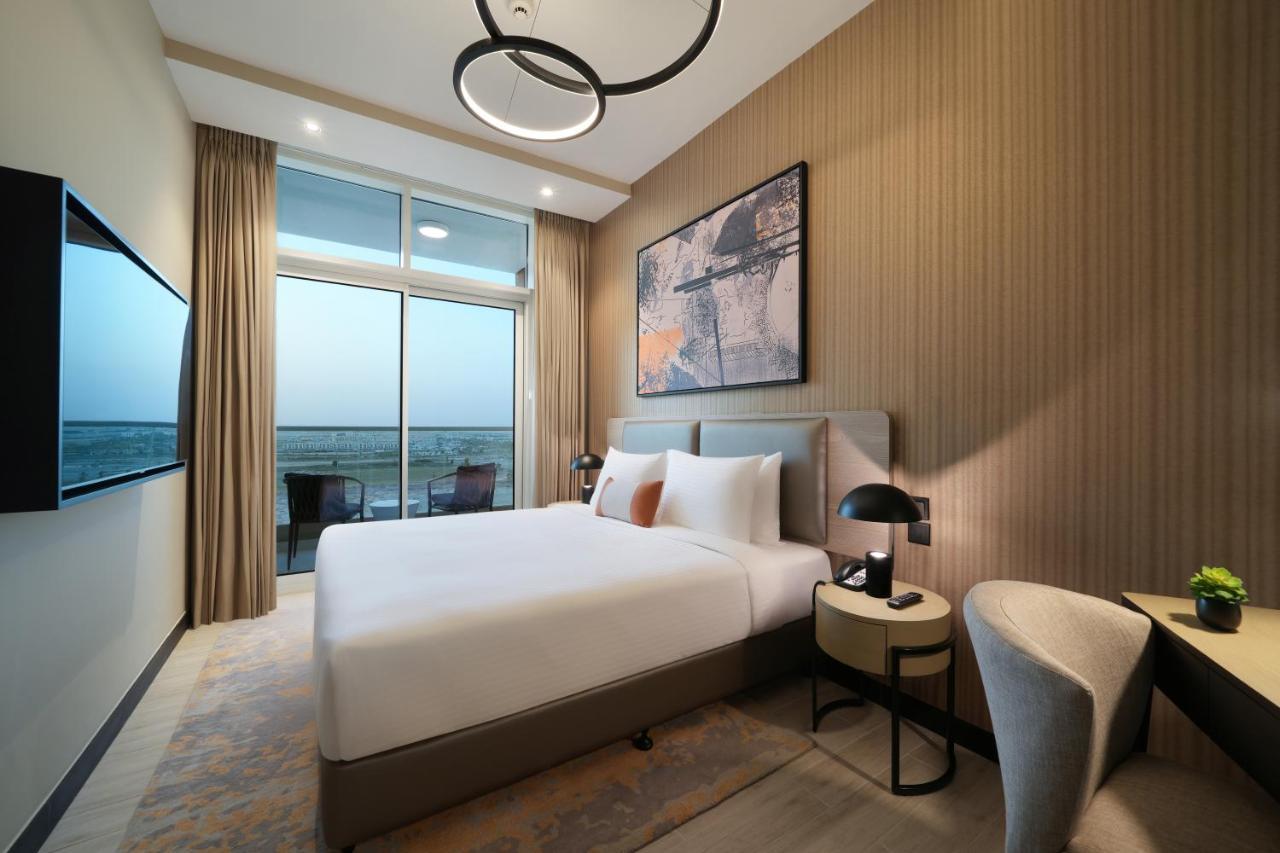Damac Hills 2 Hotel, An Edge By Rotana Hotel Dubai Ngoại thất bức ảnh