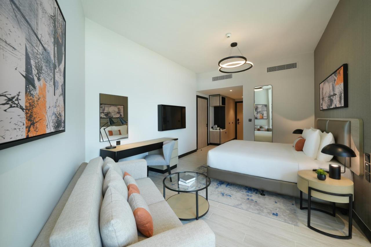 Damac Hills 2 Hotel, An Edge By Rotana Hotel Dubai Ngoại thất bức ảnh